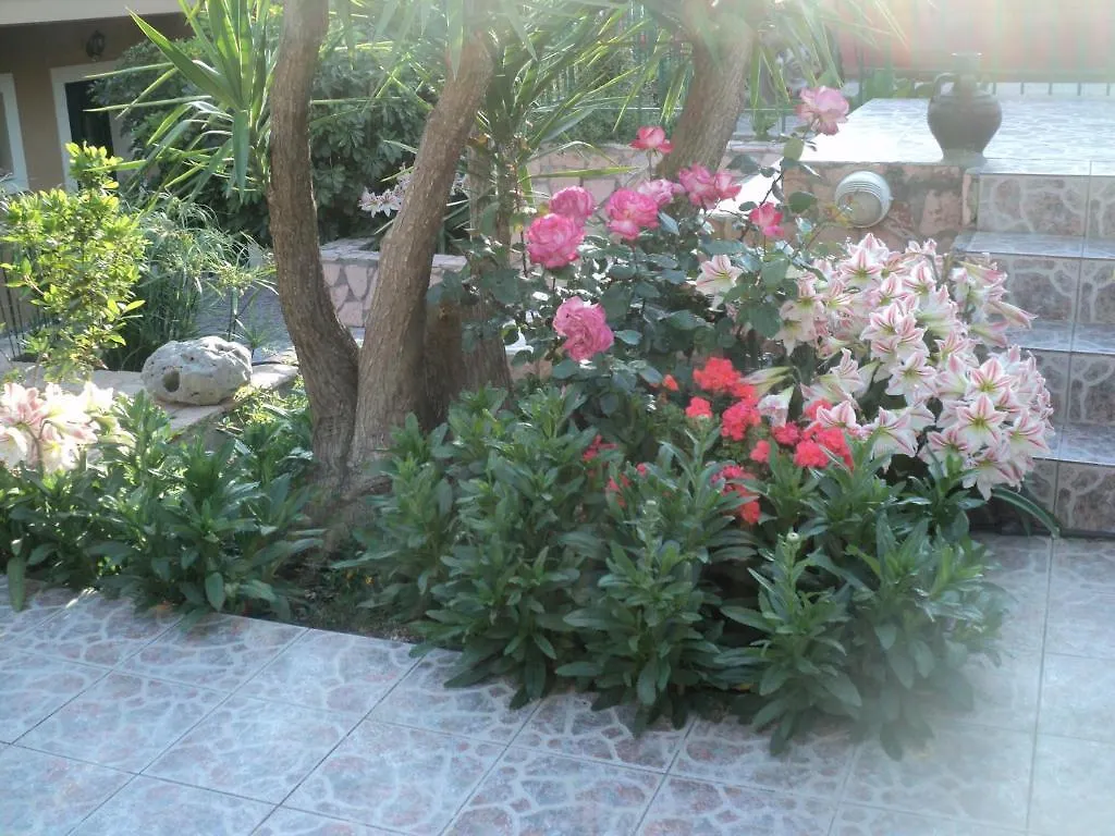 Anastasis Apartments Trapezaki